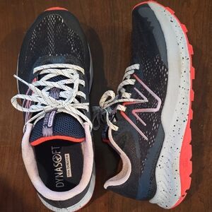 New Balance Dynasoft Womens Running Sneakers Size 9 Navy and Pink